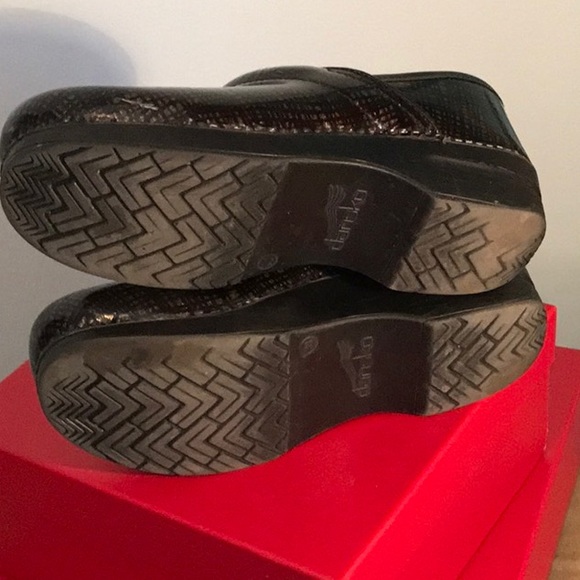 DANSKO Sz 39 black with silver glitter sheen. - Picture 8 of 10